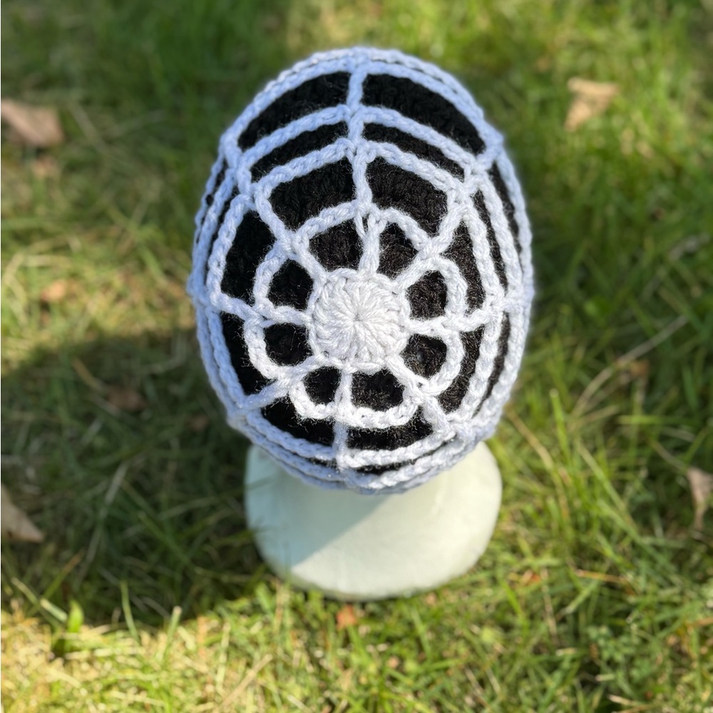 🚨SOLD🚨Black and White Spider Web Crochet Hat